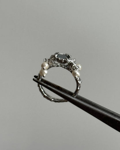 babysbreath ring - sapphire